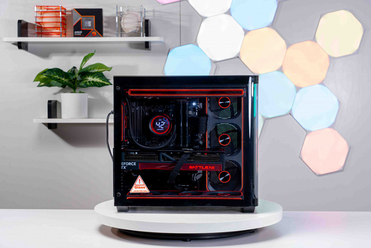PC TTG AMD GAMING LUXURY RYZEN 7 7800X3D - RTX 5070 Ti 16GB BLACK