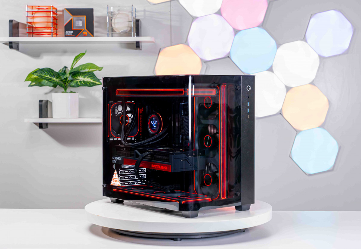 PC TTG AMD GAMING LUXURY RYZEN 7 7800X3D - RTX 5070 Ti 16GB BLACK