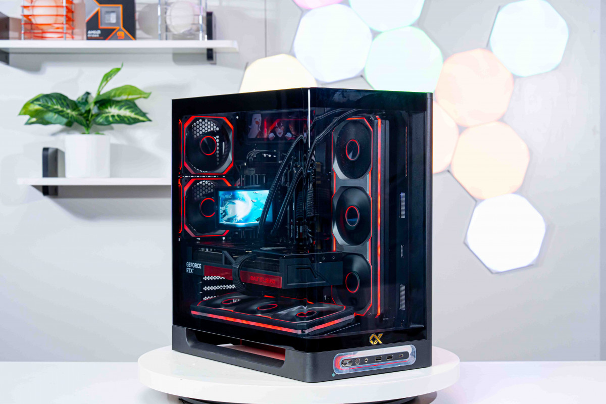 PC TTG AMD GAMING LUXURY RYZEN 7 9800X3D - RTX 5070 Ti 16GB