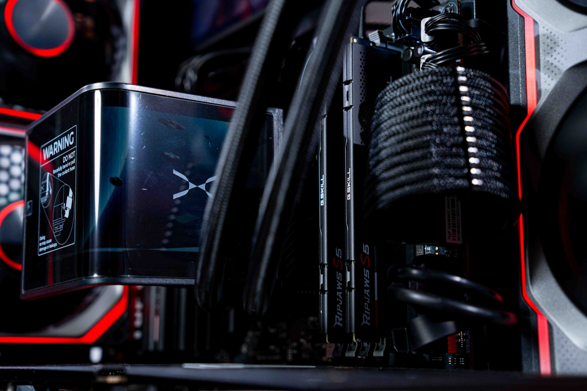 PC TTG AMD GAMING LUXURY RYZEN 7 9800X3D - RTX 5070 Ti 16GB