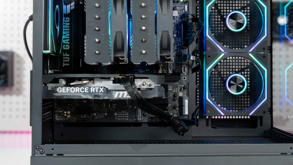 PC AMD GAMING TTG RYZEN 7 7800X3D | 16GB DDR5 | RTX 5050 8GB OC