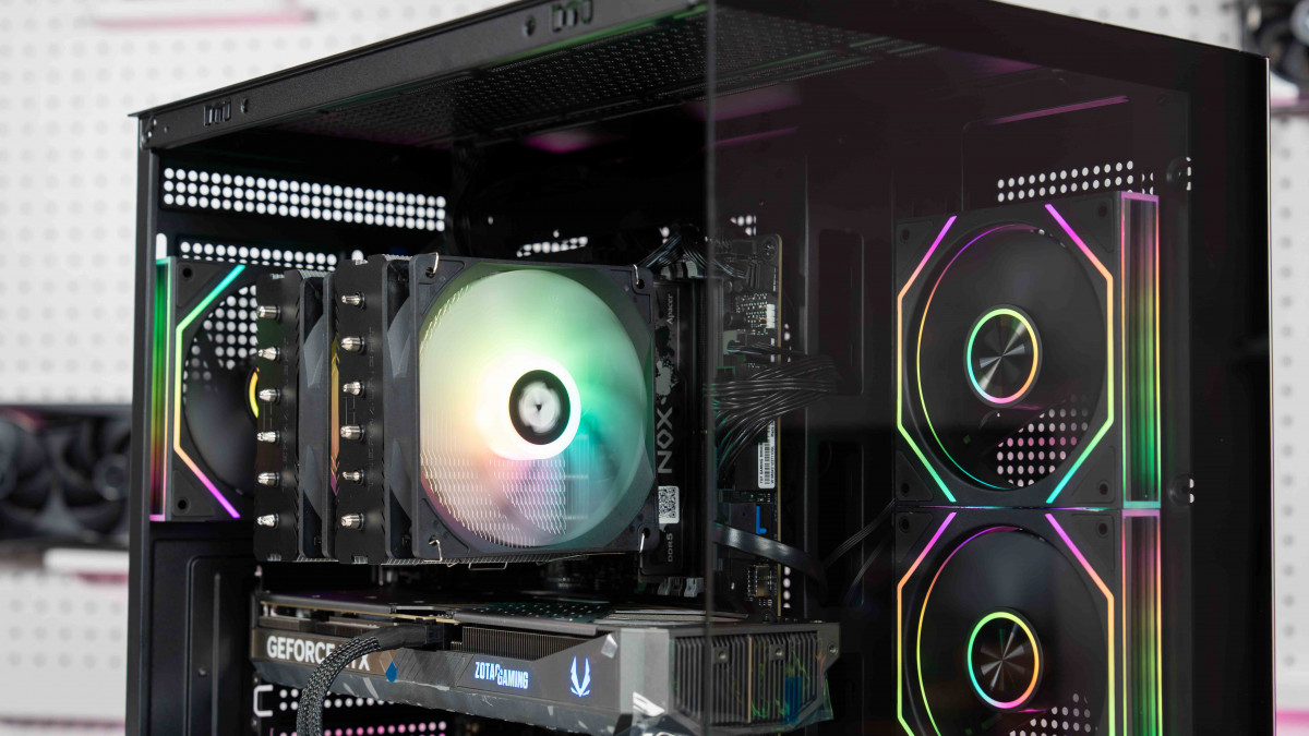 PC AMD GAMING TTG PRO RYZEN 7 7800X3D | 16GB DDR5 | RTX 5070 12GB