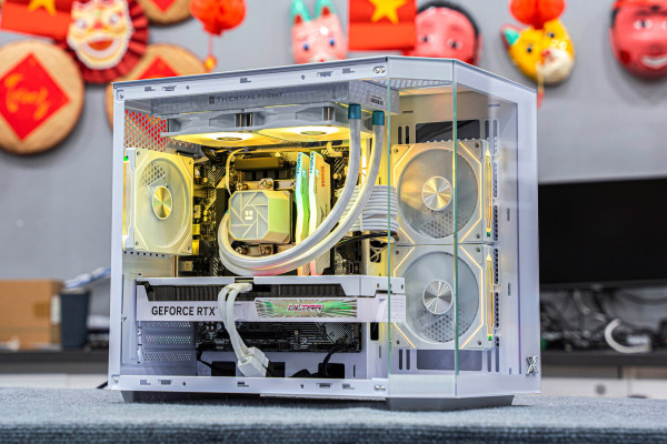 PC AMD GAMING RYZEN 7 9800X3D - RTX 4070 Ti Super 16GB OC WHITE