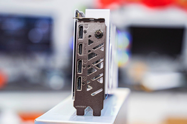 Card màn hình Colorful iGame GeForce RTX 4060 Ultra W DUO OC 8GB-V