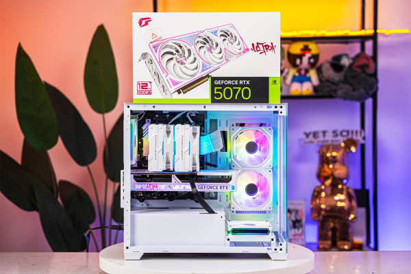 PC AMD GAMING PRO RYZEN 7 7800X3D - RTX 5070 12GB OC WHITE (All NEW - Bảo hành 36 tháng)