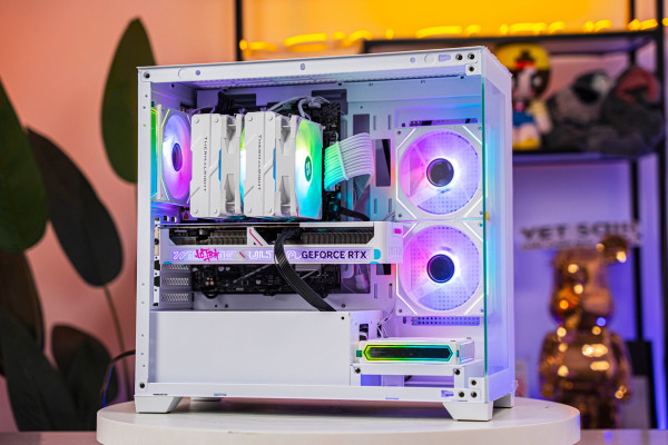 PC AMD GAMING PRO RYZEN 7 7800X3D - RTX 5070 12GB OC WHITE (All NEW - Bảo hành 36 tháng)