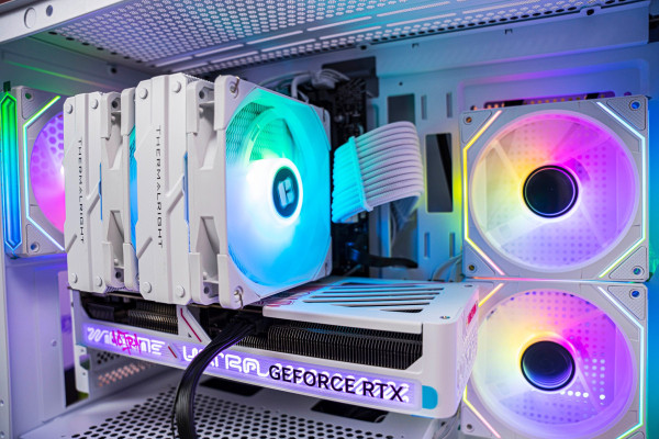 PC AMD GAMING PRO RYZEN 7 7700 - RTX 5070 12GB OC WHITE (All NEW - Bảo hành 36 tháng)