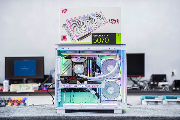 PC AMD GAMING SUPER LUXURY RYZEN 7 7800X3D - RTX 5070 12GB OC WHITE (All NEW - Bảo hành 36 tháng)