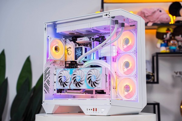 PC SUPER LUXURY AMD GAMING RYZEN 7 7800X3D - RTX 5070 12GB OC ULTRA WHITE (All NEW - Bảo hành 36 tháng)