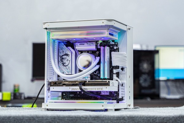 PC MINI GAMING LUXURY i5 13400F - RTX 5060 TI 16GB OC WHITE (ALL NEW - Bảo hành 36 tháng)