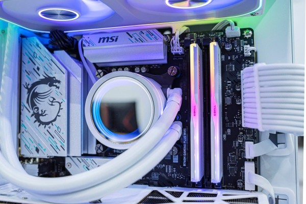 PC MINI GAMING LUXURY i5 13400F - RTX 5060 TI 16GB OC WHITE (ALL NEW - Bảo hành 36 tháng)