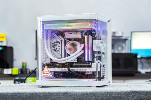 PC MINI GAMING LUXURY i5 13400F - RTX 5060 TI 16GB OC WHITE (ALL NEW - Bảo hành 36 tháng)