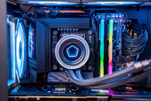 PC MINI GAMING CLASSIC LUXURY ULTRA 7 265KF - RTX 5070 12GB BLACK