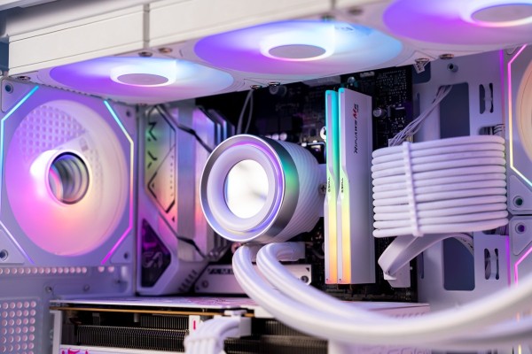 PC TTG GAMING LUXURY i5 13400F - RTX 5060 8GB OC ULTRA WHITE