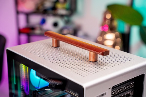 PC MINI AMD GAMING PRO LUXURY RYZEN 9 9900X - RTX 5060 Ti 16GB