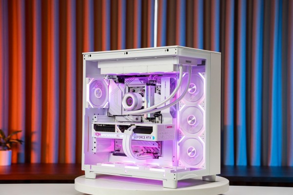 PC AMD GAMING SUPER LUXURY RYZEN 7 9800X3D - RTX 5070 Ti 16GB OC WHITE