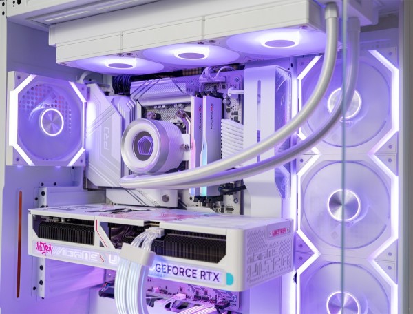 PC AMD GAMING SUPER LUXURY RYZEN 7 9800X3D - RTX 5070 Ti 16GB OC WHITE