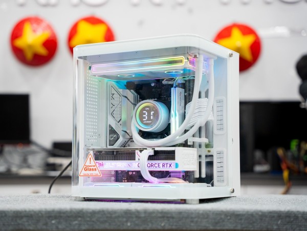 PC MINI GAMING SUPER LUXURY RYZEN 9 9900X - RTX 5060 Ti 16GB OC WHITE