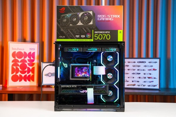 PC SUPER LUXURY ROG STRIX GAMING RYZEN 7 9800X3D - RTX 5070 12GB OC