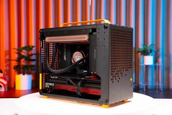 PC MINI AMD GAMING SUPER LUXURY RYZEN 9 9950X3D - RTX 5070 Ti 16GB COSMIC ORANGE