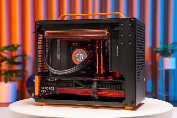 PC MINI AMD GAMING SUPER LUXURY RYZEN 9 9950X3D - RTX 5070 Ti 16GB COSMIC ORANGE