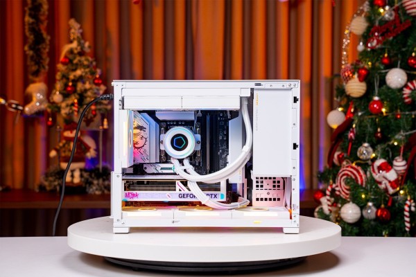 PC MINI AMD GAMING PRO RYZEN 7 7800X3D - RTX 5070 12GB OC WHITE