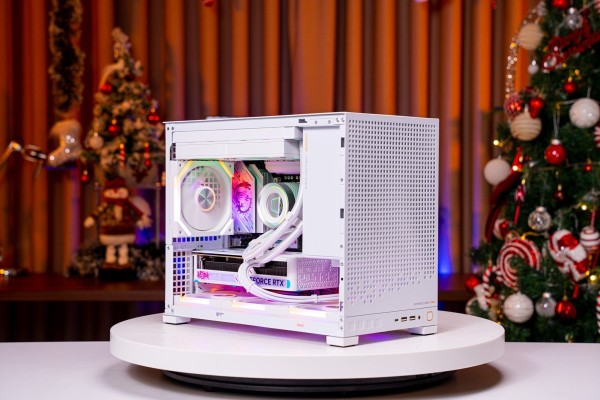 PC MINI AMD GAMING PRO RYZEN 7 7800X3D - RTX 5070 12GB OC WHITE
