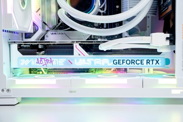 PC MINI AMD GAMING PRO RYZEN 7 7800X3D - RTX 5070 12GB OC WHITE