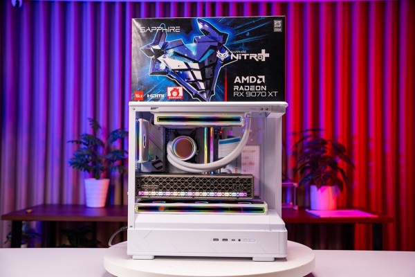 PC AMD GAMING LUXURY RYZEN 7 7800X3D - RX 9070 XT 16GB OC