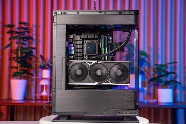 PC TTG AMD GAMING LUXURY RYZEN 7 9800X3D - RTX 5070 12GB OC BLACK