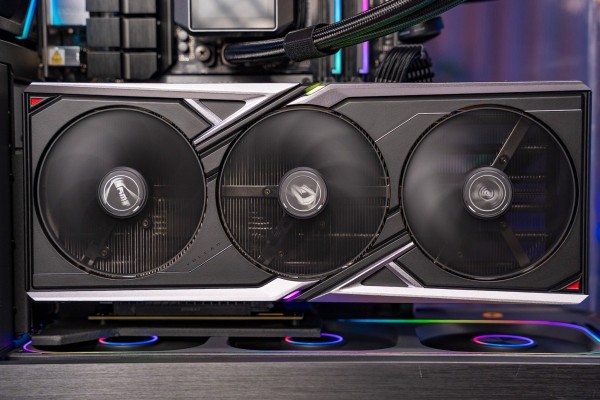 PC TTG AMD GAMING LUXURY RYZEN 7 9800X3D - RTX 5070 12GB OC BLACK