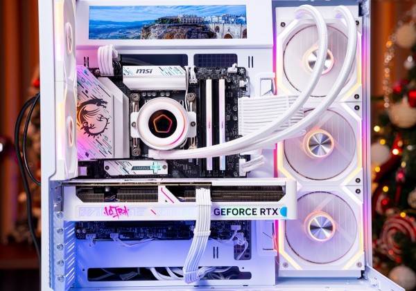 PC TTG AMD GAMING RYZEN 7 7800X3D - RTX 5070 12GB OC WHITE