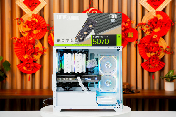 PC TTG ULTRA GAMING Ryzen 5 7500X3D - RTX 5070 12GB OC WHITE
