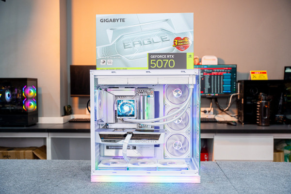 PC TTG AMD GAMING LUXURY RYZEN 7 9850X3D - RTX 5070 12GB OC WHITE - TẶNG KÈM MÀN HÌNH 27 Inch 2K