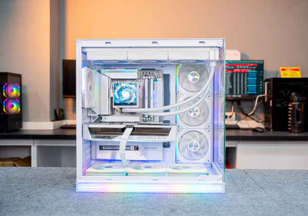 PC TTG AMD GAMING LUXURY RYZEN 7 9850X3D - RTX 5070 12GB OC WHITE - TẶNG KÈM MÀN HÌNH 27 Inch 2K