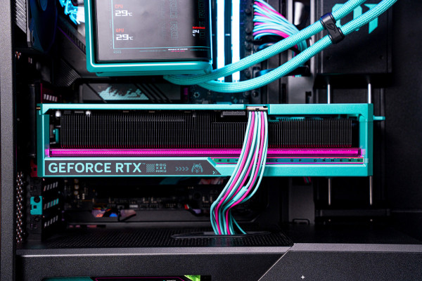 PC GAMING ASUS ROG HATSUNE MIKU EDITION (AMD Ryzen 7 9850X3D - RTX 5080 16GB OC)
