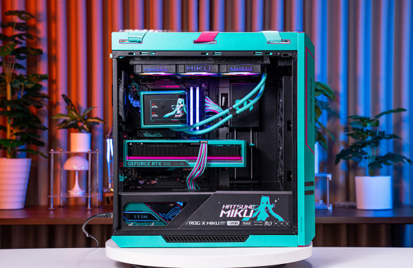 PC GAMING ASUS ROG HATSUNE MIKU EDITION (AMD Ryzen 7 9850X3D - RTX 5080 16GB OC)
