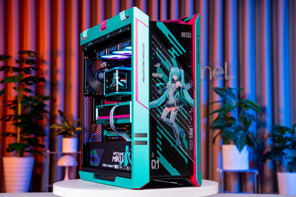 PC GAMING ASUS ROG HATSUNE MIKU EDITION (AMD Ryzen 7 9850X3D - RTX 5080 16GB OC)
