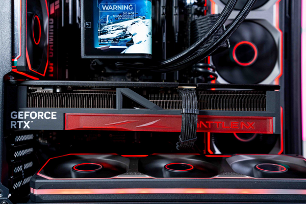 PC TTG AMD GAMING LUXURY RYZEN 7 9800X3D - RTX 5070 Ti 16GB
