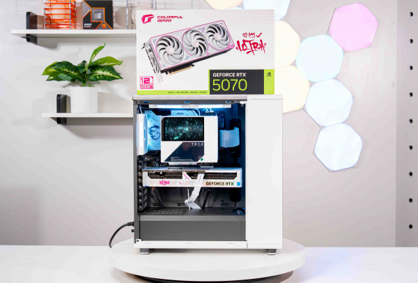 PC TTG Fractal Design Gaming Ryzen 7 9800X3D - RTX 5070 12GB OC WHITE