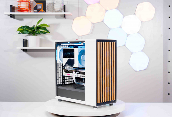 PC TTG Fractal Design Gaming Ryzen 7 9800X3D - RTX 5070 12GB OC WHITE