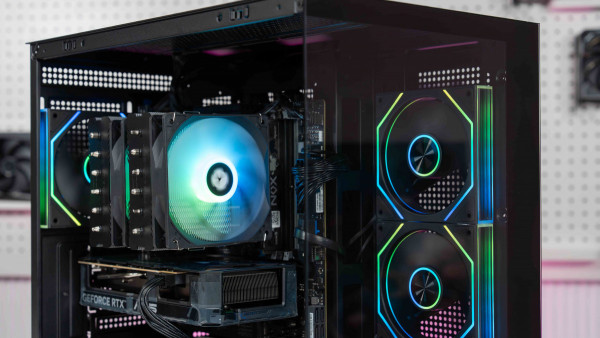 PC AMD GAMING TTG PRO RYZEN 7 7800X3D | 16GB DDR5 | RTX 5060 Ti 16GB OC